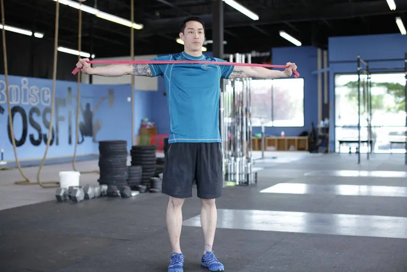 Band Pull Apart — finish position