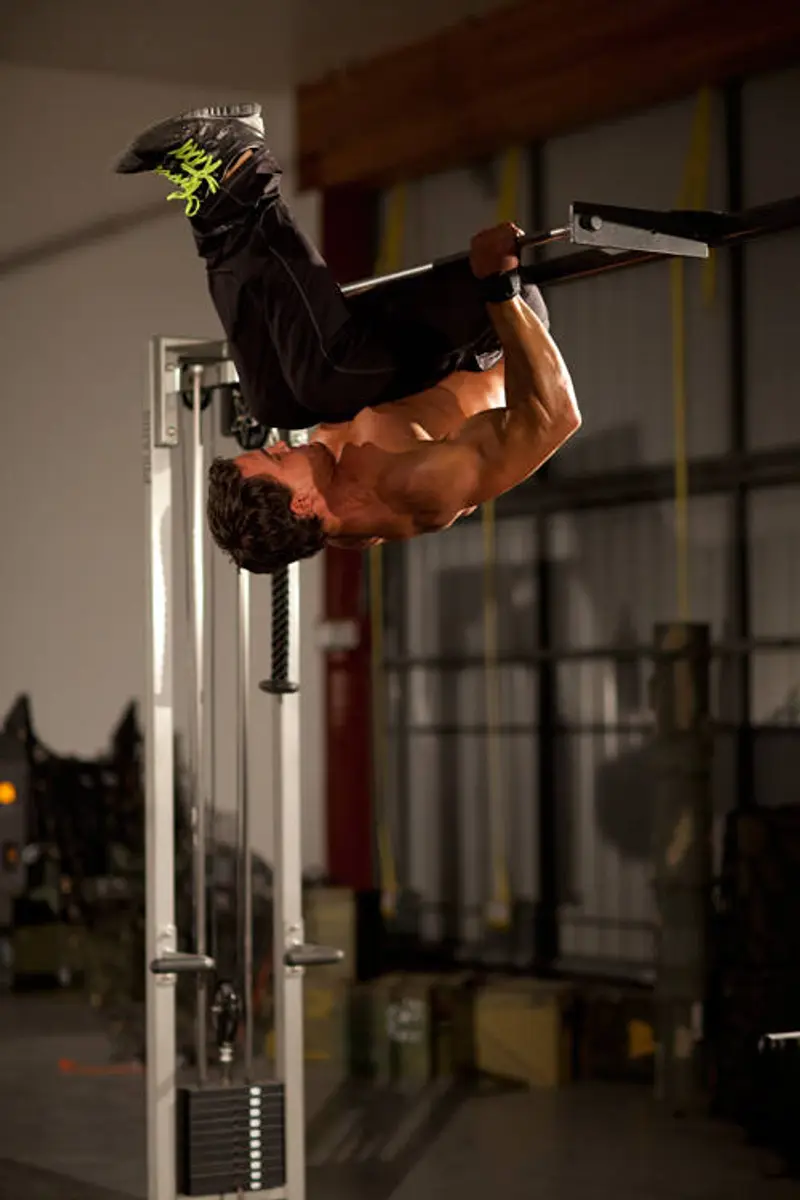 Bodyweight Mid Row — finish position