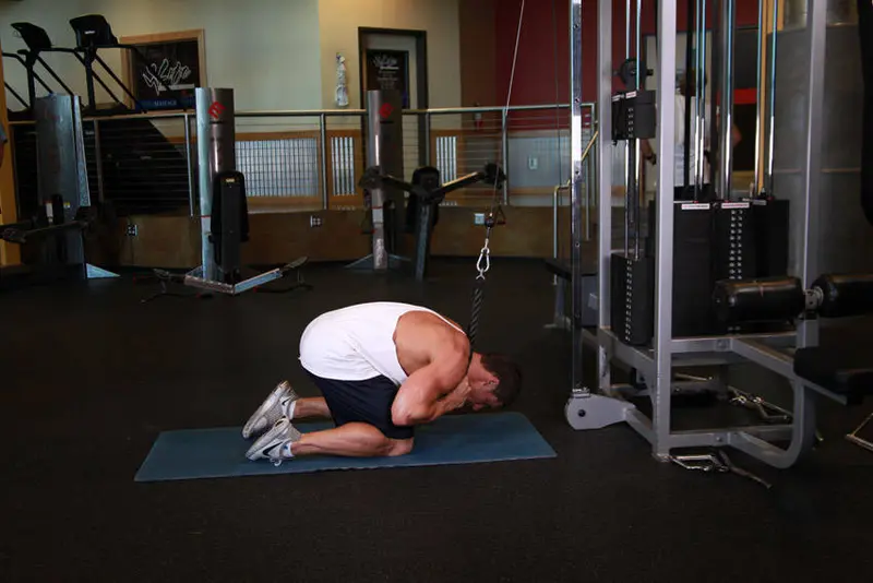 Cable Crunch — finish position