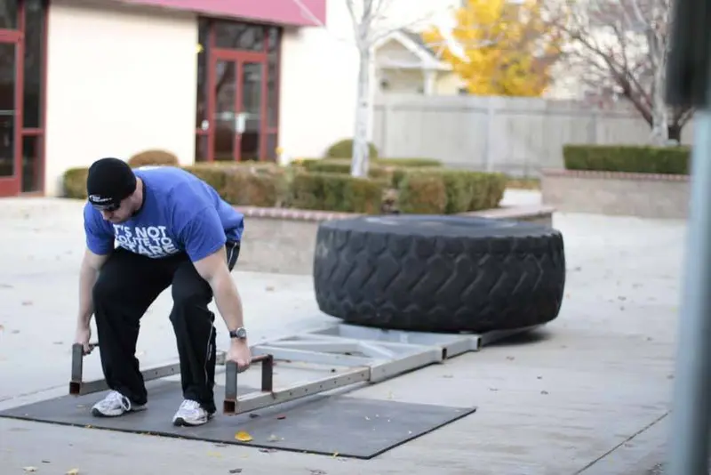 Car Deadlift — finish position