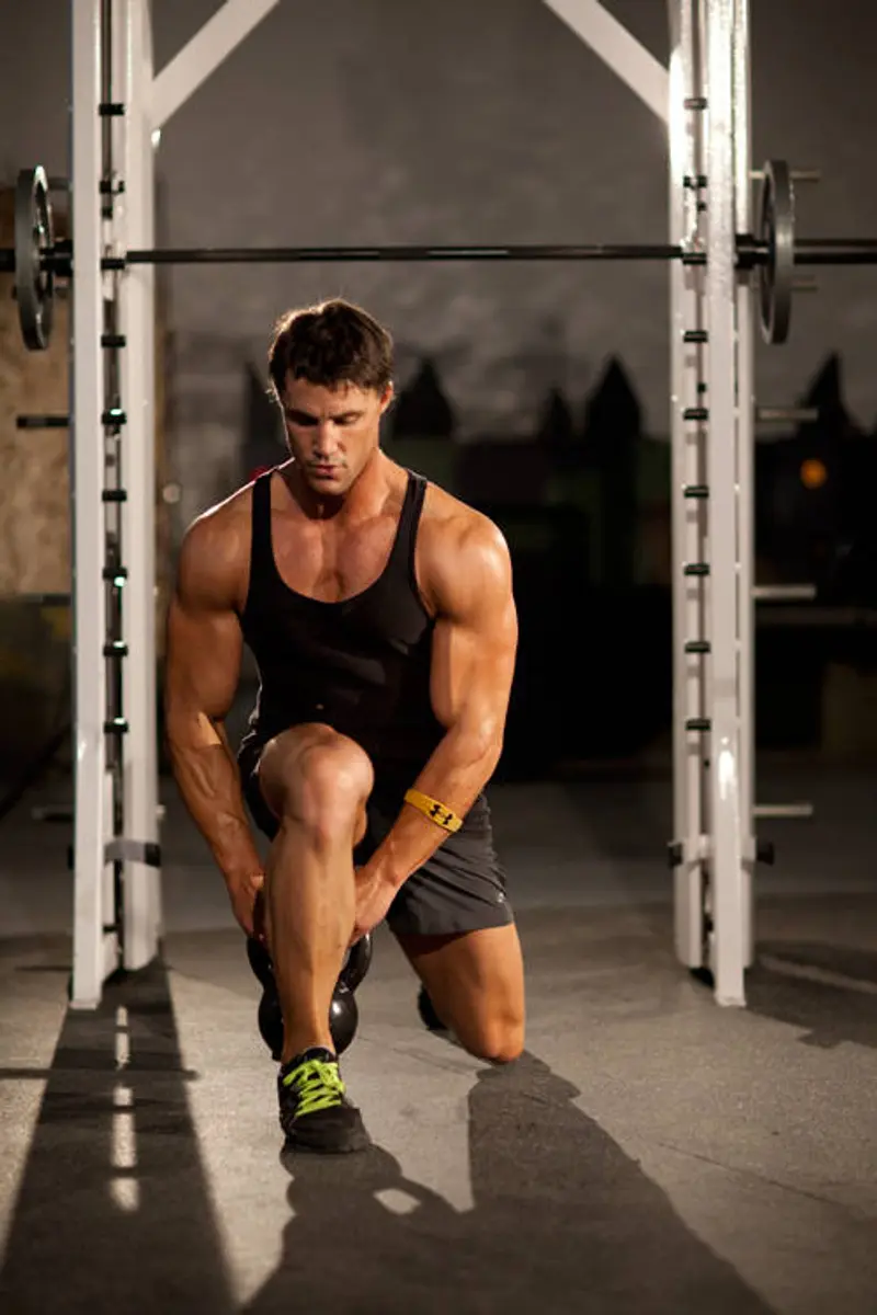 Lunge Pass Through — finish position