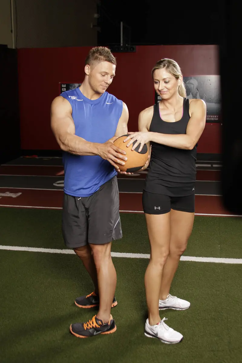 Medicine Ball Full Twist — finish position
