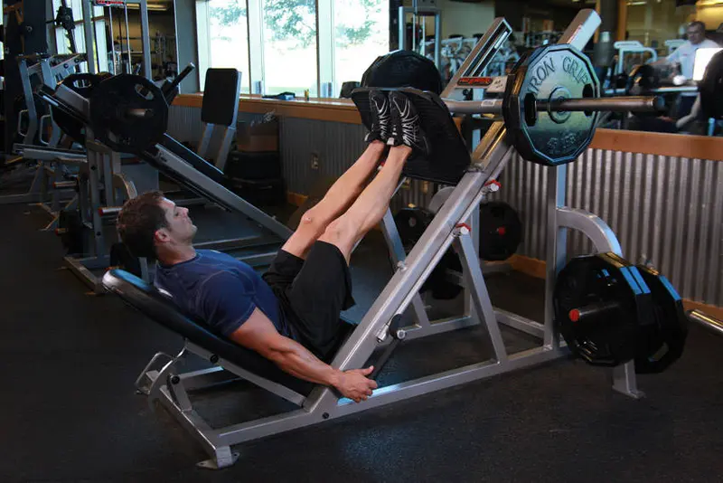 Narrow Stance Leg Press — finish position