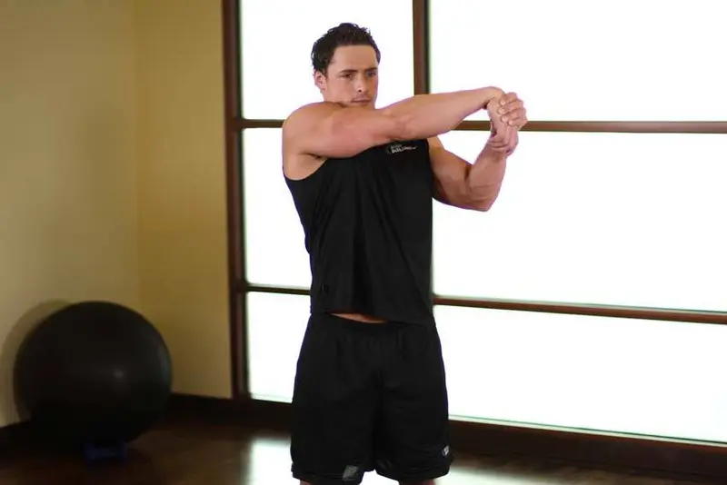 Side Wrist Pull — finish position