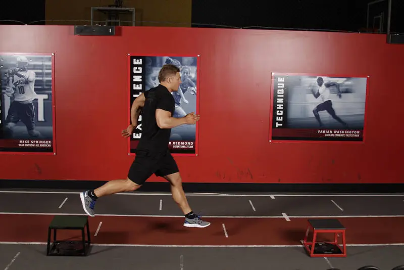 Single-Leg Stride Jump — finish position