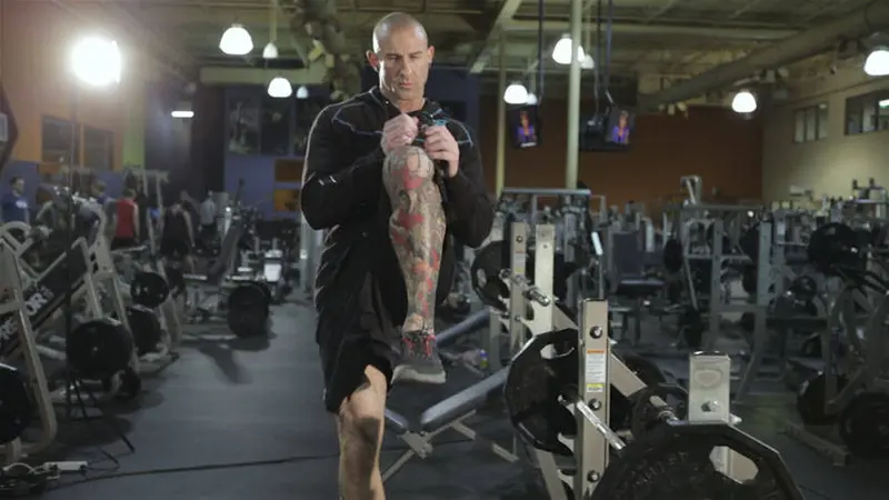 Step-up with Knee Raise — finish position