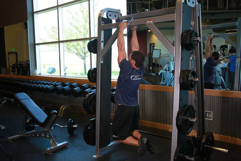 V-Bar Pullup — finish position